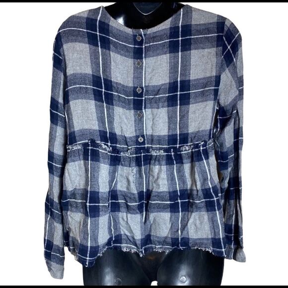Cloth & stone small grey and blue plaid long sleeve button back top - Picture 4 of 4